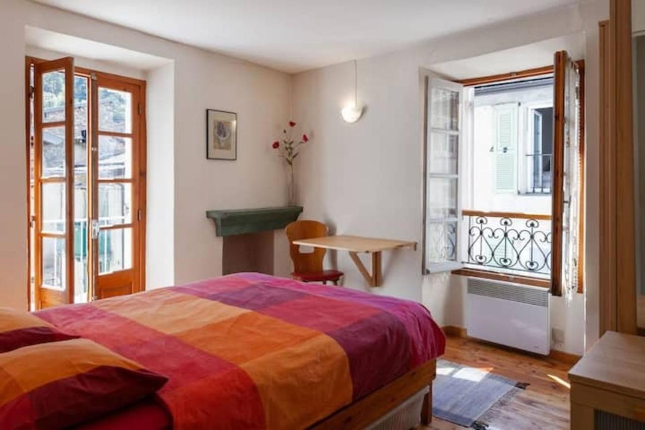 Sunny 1-Bed Apartment In Lovely Mountain Village La Brigue Exterior photo